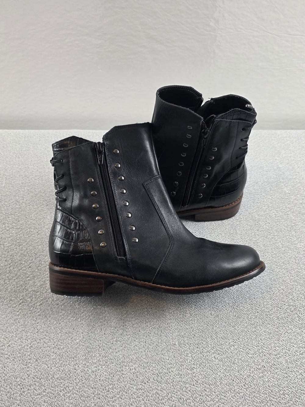 NEW David Tate Maestro Waterproof Studded Zippered Booties Black Wmn's 8.5